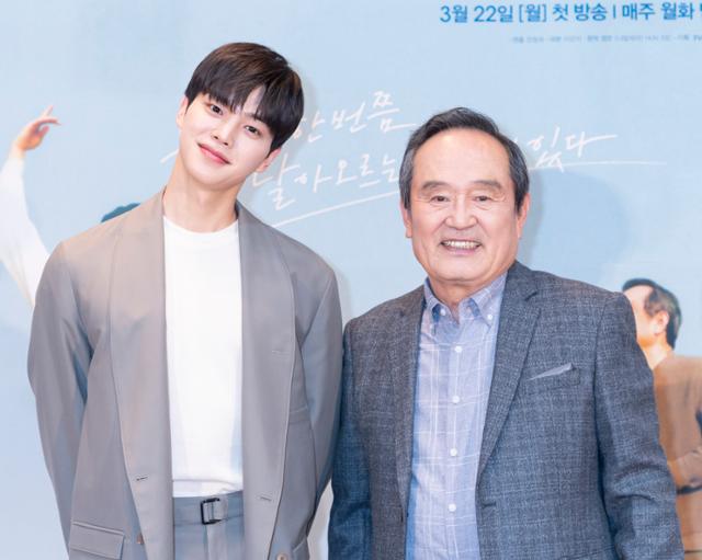 큰 선물 받은 듯 박인환X송강 나빌레라, 훈풍 전할 청춘 날갯짓 [종합]