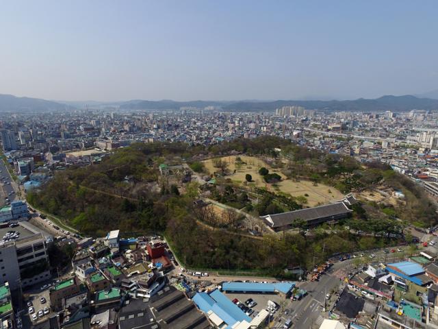 대구 달성토성 2026년까지 복원될까...사업 연기에 미결정 사업도 수두룩