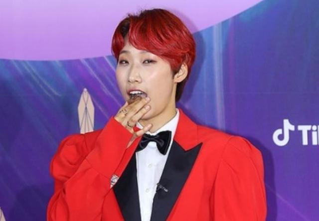 초콜릿 먹는 손 모양이 남혐? 재재 측 간식 꺼내먹는 퍼포먼스