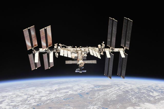 우주로 번진 미러 갈등… 러시아 “제재 풀지 않으면 ISS 철수”