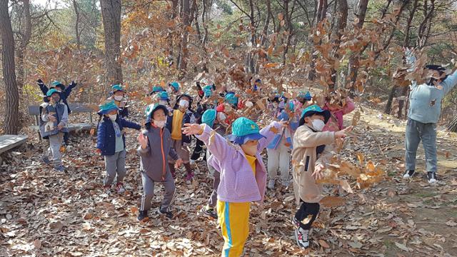 숲 속에서 크는 아이들 …영주시 유아숲체험원 개원