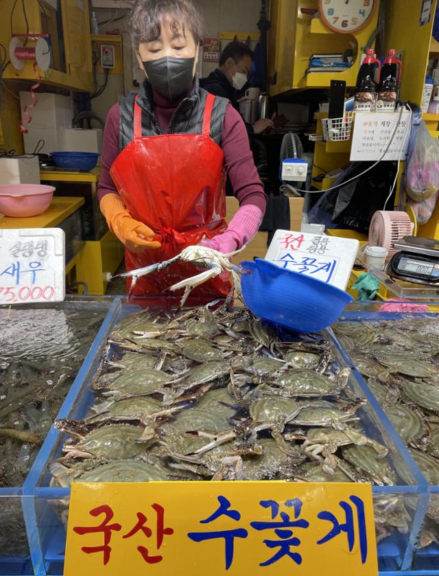 살 꽉 찬 가을이 제철… 연평도 수꽃게의 달콤한 유혹