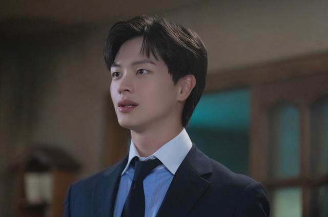 금수저로 돌아온 육성재의 반란