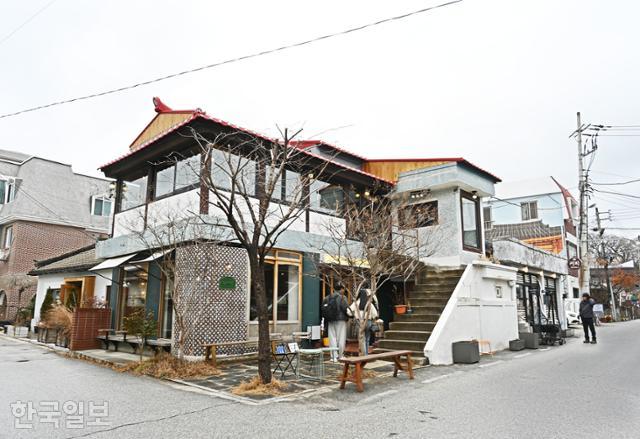 [이런 여행] 커피도시 강릉... 안목해변이 대세? 나만의 감성 원하면 명주동!
