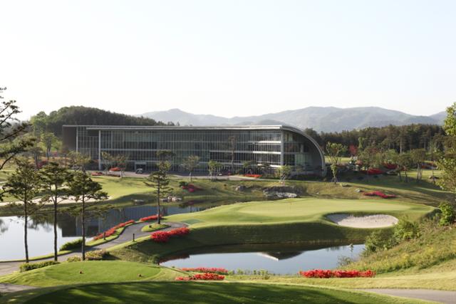 “코스 컨디션 최상” 페럼클럽…착시 함정 있는 17번 홀 승부처