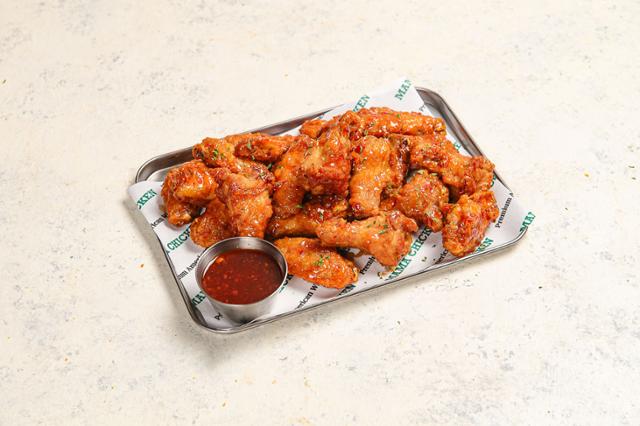 돌아온 파파이스·치킨 파는 파파존스...짜고 기름진 미국 맛으로 승부 건다