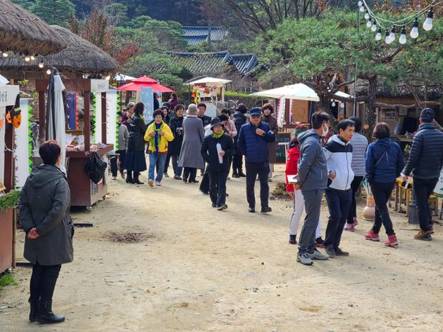 영주 선비촌, 저잣거리 재현한 안빈낙도 선비상회 호응