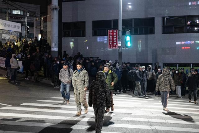 [이한호의 시공탐방] 조선족조차 10명 미만, 본토 중국인만 수백 명 모인 인력시장