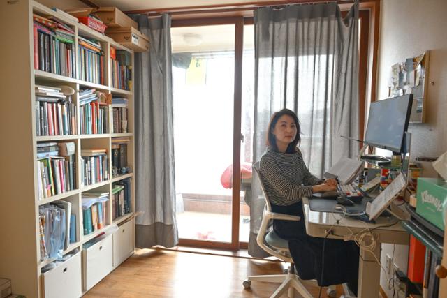 가장 좋은 직업은 날마다 책 읽고, 쓰고, 옮기는 일... 덕업일치 번역가의 서재