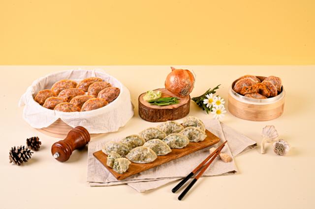 얇은 만두피로 식감·맛 극대화 ‘프리미엄 만두’