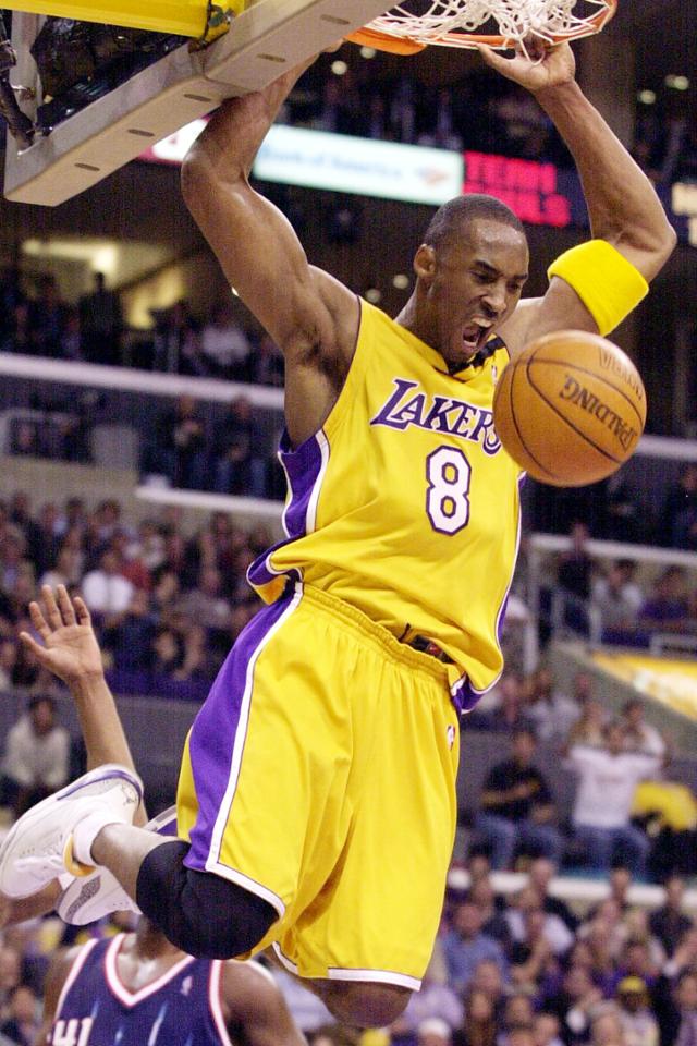 NBA 전설 코비 브라이언트 데뷔 시즌 유니폼, 100억원에 낙찰