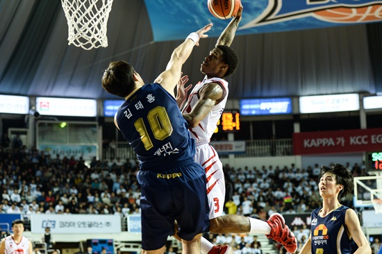 [KBL 파이널2] 3점 3방에 인유어페이스, 완벽한 잭슨 파티