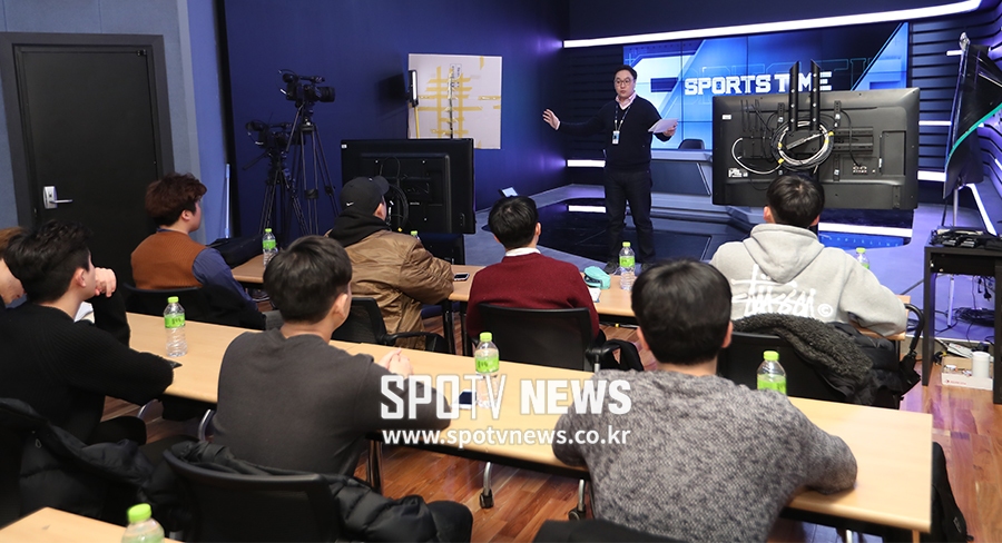 [포토S] 강의 듣고 있는 SPOTV NOW 서포터즈
