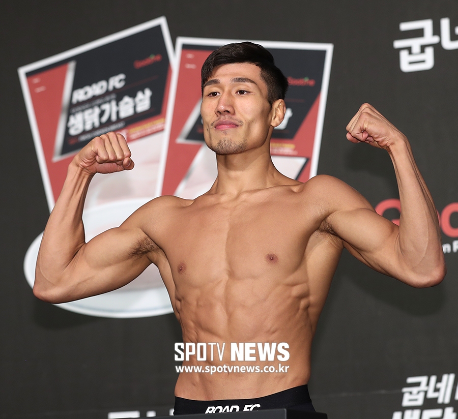 [포토S] 김민우, 다부진 체격
