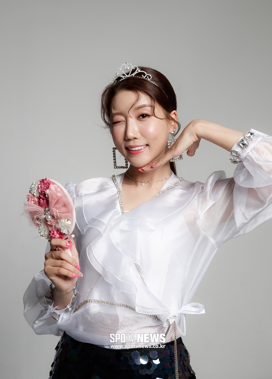 예쁨주의보 두리 EDM댄스트로트, 춤바람 절로 날 거예요[인터뷰S]