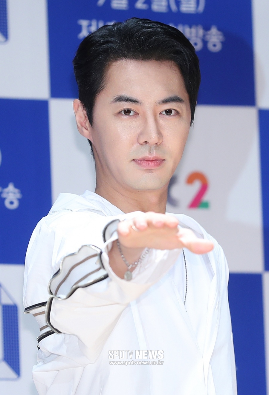 [단독]전진, 9월13일 승무원과 3년 연애끝에 결혼…신화, 두번째 품절남(종합)