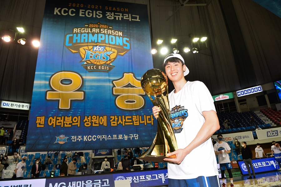 [스포츠타임] 다윗과 골리앗? 전자랜드, 정규 시즌 1위 KCC와 4강 격돌