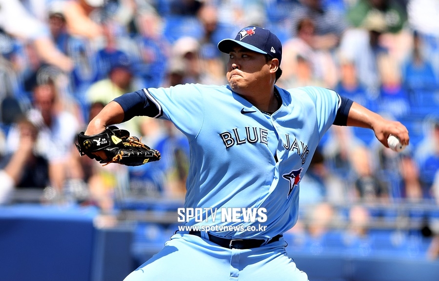 류현진, MLB 현역 최고 도루 억제 투수 증명…ML 통산 5차례 ‘픽오프’ 명장면