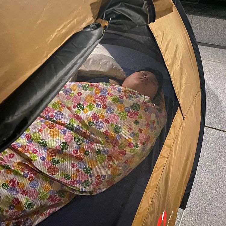 오윤아 아들, 럭셔리 3층집 놔두고 텐트서 꿀잠…널 우짜니