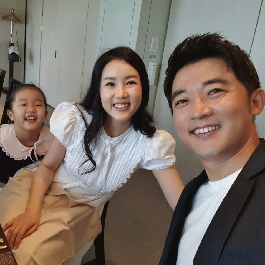 '최현주'안재욱, 51세에 얻은 아들이 벌써 백일잔치…"건강하게만 자라다오"