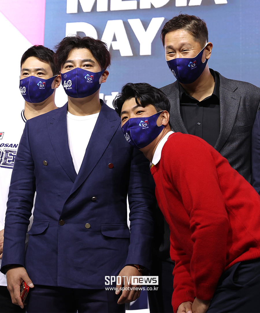[포토S] 김광현, 신수-대호 형 앞에서