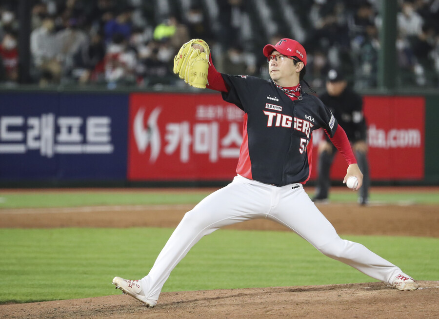 [사직 게임노트]양현종 통산 150승 대업 달성 KIA, 주중 3연전 싹쓸이… 롯데 4연패