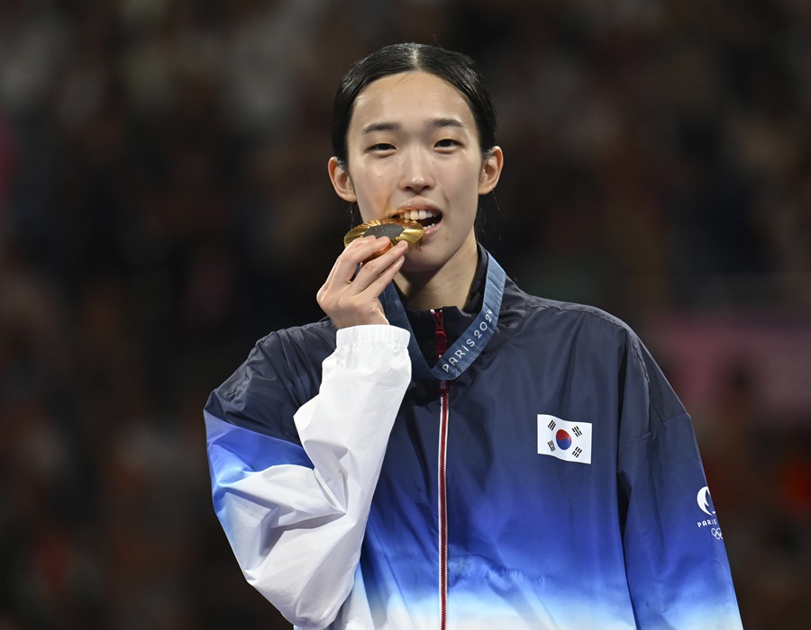 김유진, 세계랭킹 1·2·4·5위 다 꺾고 금메달…태권도 종주국의 화려한 부활 [올림픽 NOW]