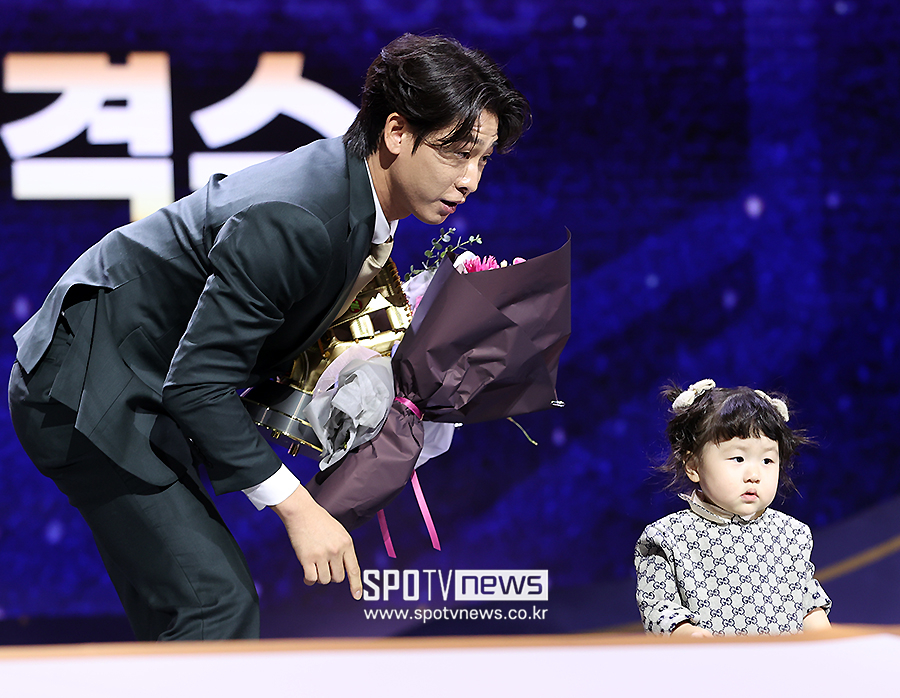 [포토S] 박찬호, 때때야~ 아빠 골든글러브 받았다