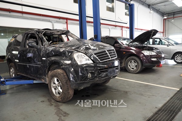 [르포] 반파된 렉스턴을 새 차처럼?…中 쌍용차 4S 대리점