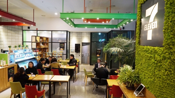 세븐일레븐, 미래시대 카페형 편의점 늘린다