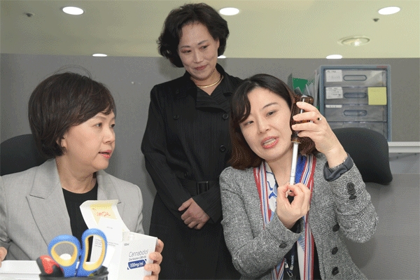 이의경 식약처장, 희귀·필수의약품 공급현장 점검