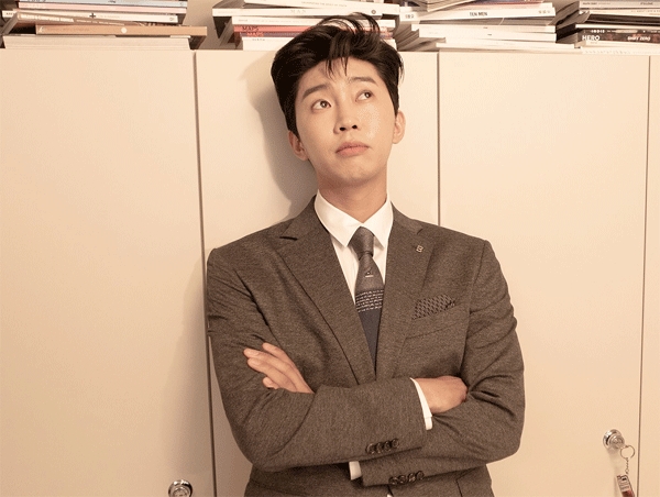 세정, 임영웅 서명 새긴 넥타이 출시