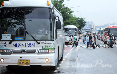 [포토] 속초로 향하는 SC제일은행 노조
