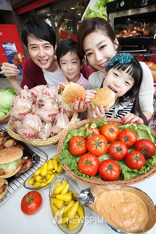 [뉴스핌 포토] KFC 프리미엄 치킨버거 그릴디럭스 버거