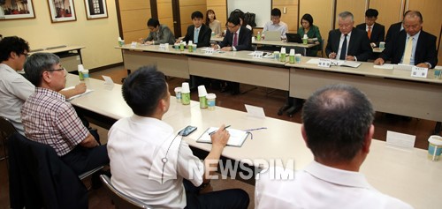[뉴스핌 포토] 남양유업-전국대리점협의회, 어색한 1차 협상