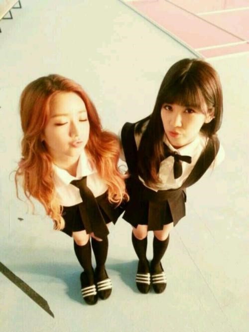 에이핑크 미스터추, 윤보미·박초롱 스쿨룩 같이 즐길 준비 됐죠?