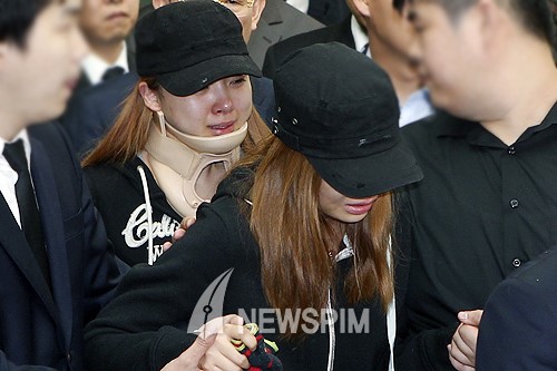 [뉴스핌 포토] 故 은비 발인, 레이디스코드 애슐리-주니 가슴 아픈 오열