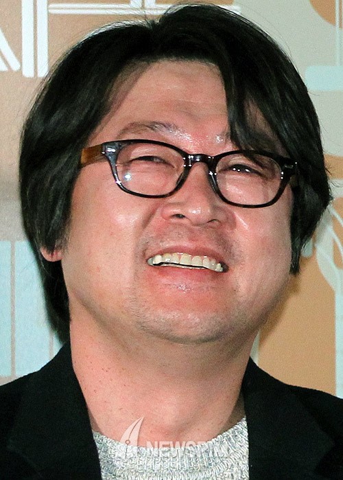 ‘쎄시봉’ 김윤석 “노래실력 없지만 정직하게 연기하듯 불렀다”