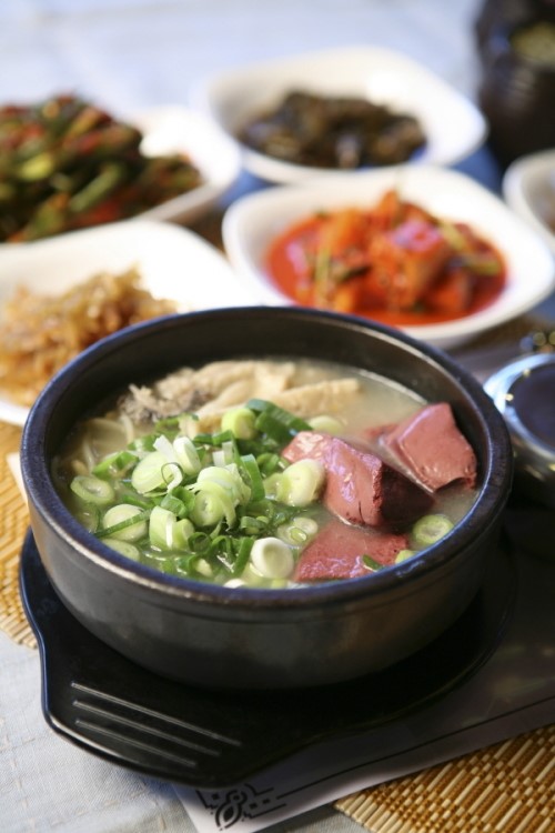 생방송 투데이 가마솥 뼈해장국 맛집…24시간 꺼지지 않는 정성의 맛