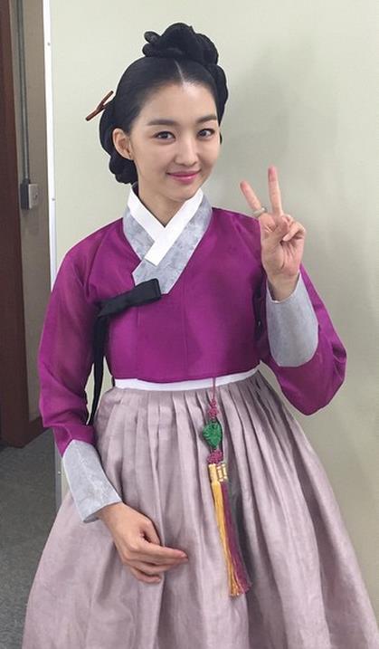 수목드라마 밤을 걷는 선비 장희진, 수향으로 변신한 후 인증샷...행복한 스트레스