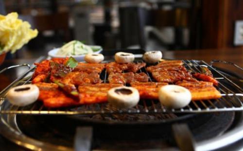 2TV 저녁 생생정보 고추장 삼겹살 화로구이 맛집, 고추장+된장+벌꿀 독특한 양념 일품