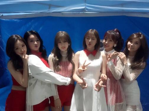2015 SBS 가요대전 에이핑크, 무대 밖 인증샷 잘자요~ 굿밤