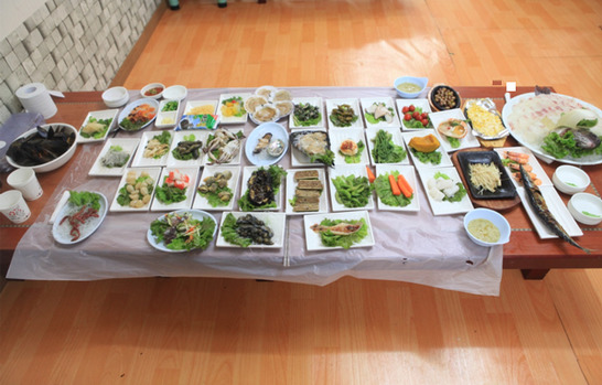 2TV 저녁 생생정보 신선 쫄깃 담백한 회 일품…수십 가지 해물은 서비스 제공, 대박 횟집 어디?