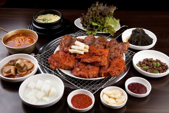 2TV 저녁 생생정보 닭 참숯구이·닭목살 구이·굽는 삼계탕 등 이색 닭요리 열전…아이디어 맛집 어디?