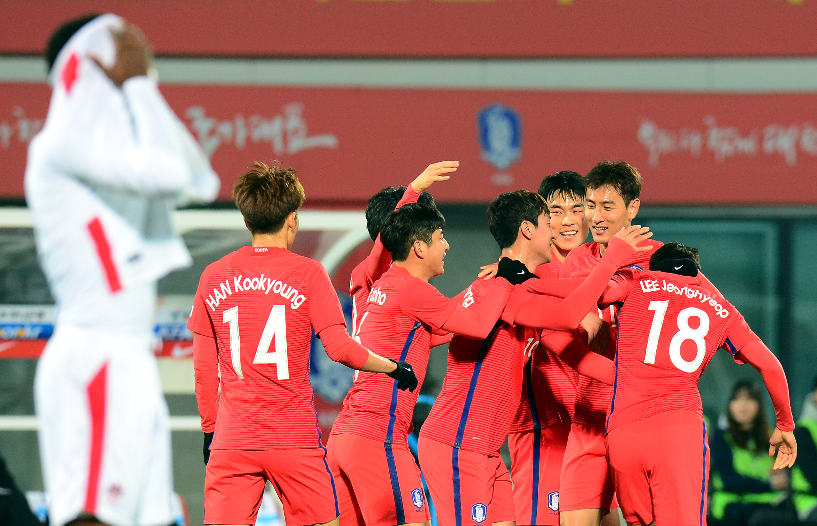 한국, 캐나다에 2대0승 예열완료... 15일 피파랭킹 48위 우즈베키스탄과 월드컵 최종예선