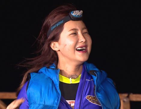 정글의 법칙 솔비, 뇌섹녀로 거듭난다…불 피우기·수영·집 디자인까지 수첩에 정리, 수첩공주 등극?