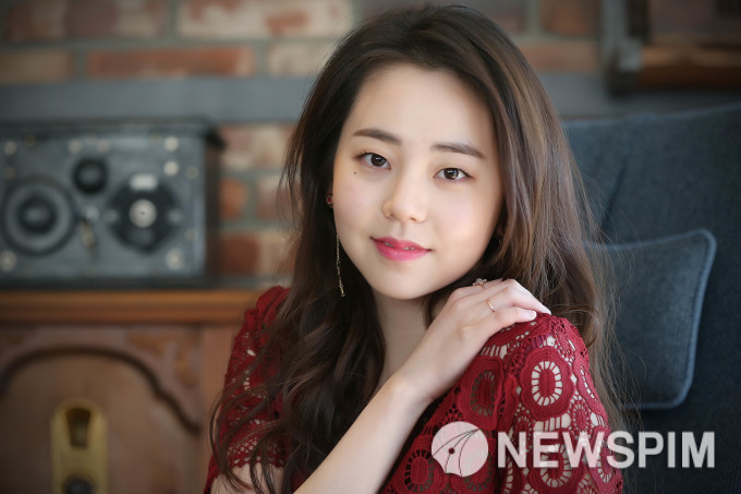 [스타톡] 싱글라이더 안소희 스크린 속 제 모습, 아직 신기하고 민망해요