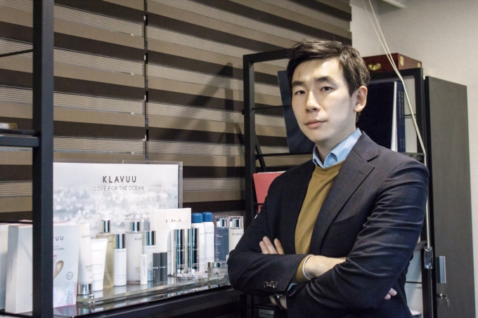 [인터뷰] 한국판 미키모토 꿈꾼다 진주에 꽂힌 딜러 출신 화장품 CEO