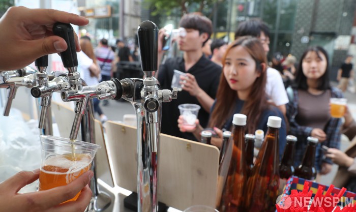 [사진] 전세계 맥주가 한자리에...신촌맥주축제