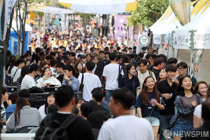 [사진] 제4회 신촌맥주축제 북적북적